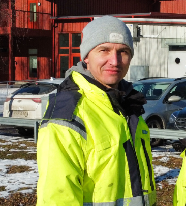 Uladzimir Kazlou, Mätningsingenjör